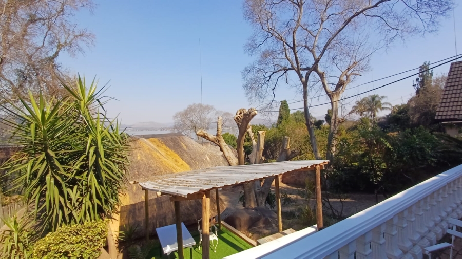 6 Bedroom Property for Sale in Kosmos North West